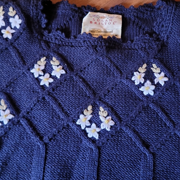 Rare vintage Hand embroidered scalloped crew neck navy sweater - Picture 3 of 4